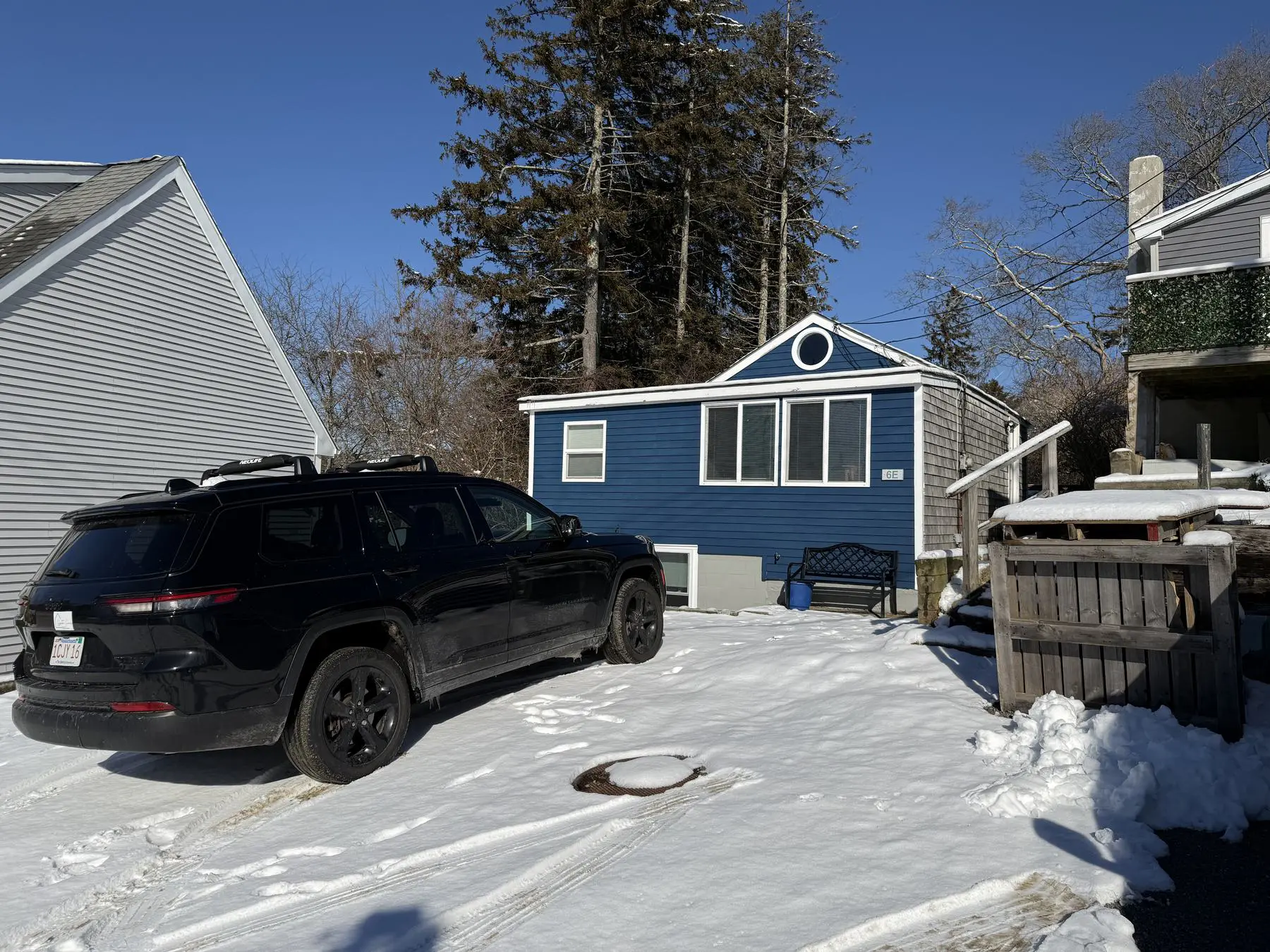 Buttermilk Bay Cottage - Front Exterior