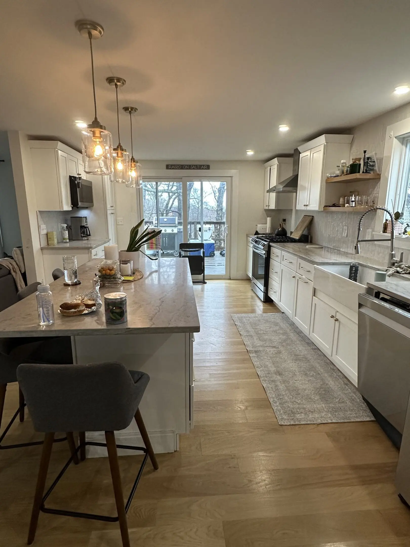 Bartlett Pond Area - Updated Kitchen